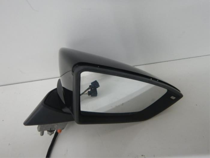 Seat Leon 5F0 Spiegel Inklapbaar Rechts Kleur: LY9T Mythos ZwartElektrisch Verstel, Verwarm en InklapbaarLichte Lakschade zie fotosSpiegel, Rechts, LY9T Zwart, Leon 5F0