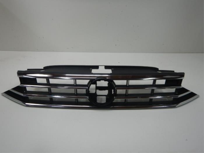VW Passat B8 Facelift R-Line Grille Chrome