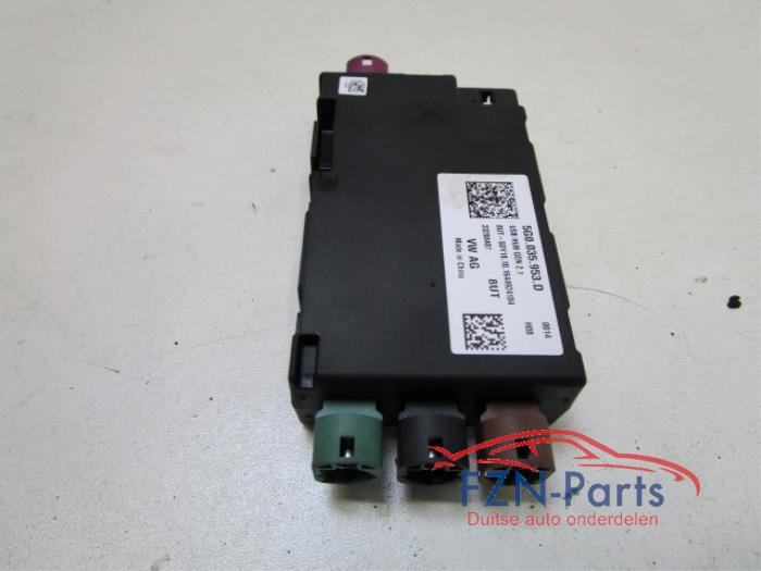 VW Golf 7 USB Hub Spanningsomvormer