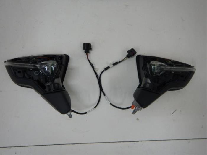 Seat Ibiza 6F Buitenspiegel Set L+R Inklapbaar (Zij,Spiegel) Elektrisch Verstel, Inklap en Verwarmbaar