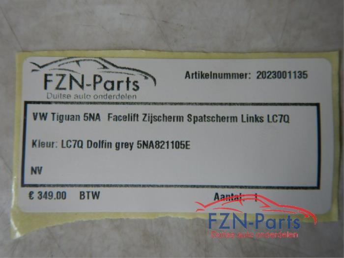 VW Tiguan 5NA Facelift Zijscherm Spatscherm Links LR5Q Petroleum Blue Metallic Kleur: LR5Q Petroleum Blue Metallic