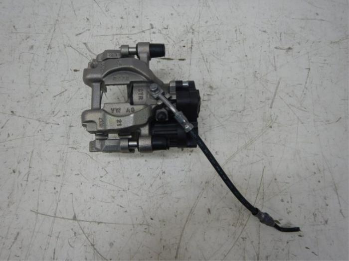 VW Passat B8 Elektrische Remklauw Links-achter