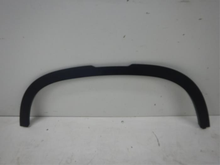 Land Rover Defender L663 Wielrandbekleding Links-voor