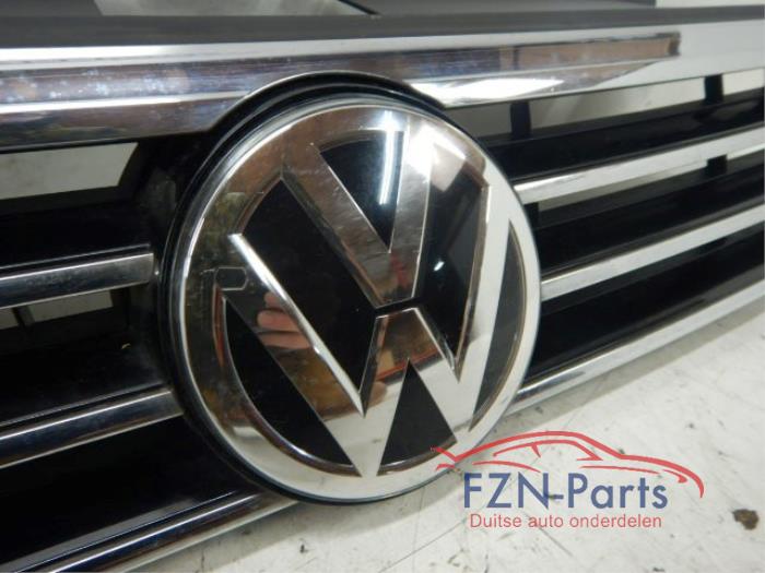 VW Passat B8 Grille Chrome