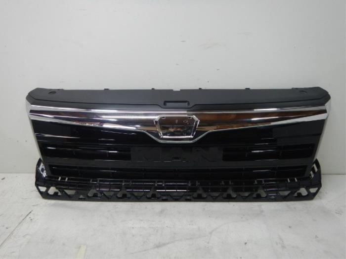 Man TGE Grille Hoogglans Chroom