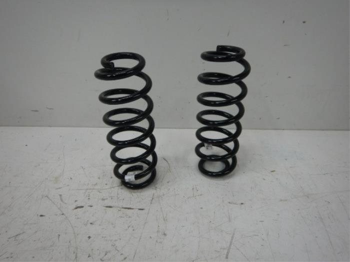 VW Golf 8 Schroefveren Veren Set