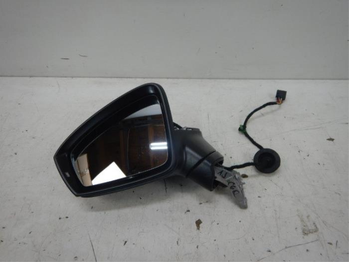 Buitenspiegel links Volkswagen Tiguan (22725687)
