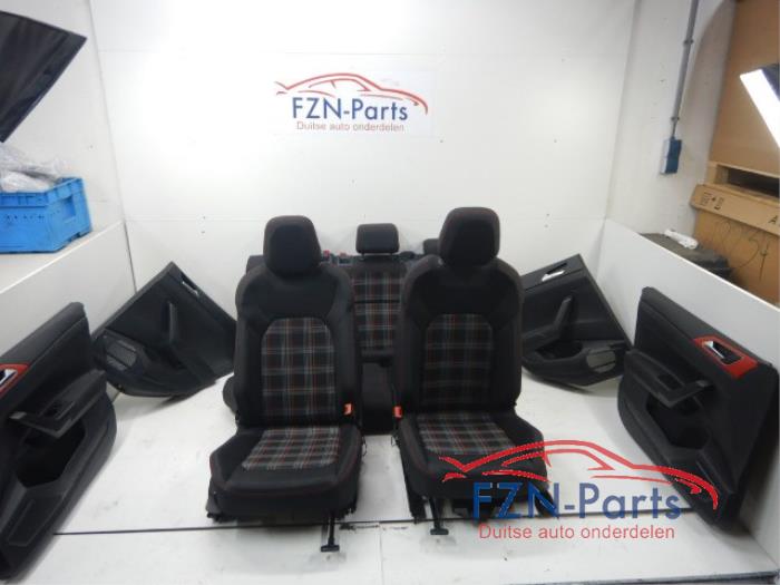 VW Polo 2G GTI Interieur Stof RHD Deurpanelen Voorstoelen hoogteverstelbaaroude airbags retourEngels interieurVoorstoelen achterbank deurpanelen