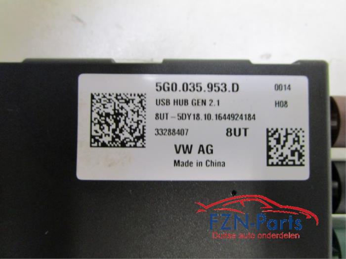 VW Golf 7 USB Hub Spanningsomvormer