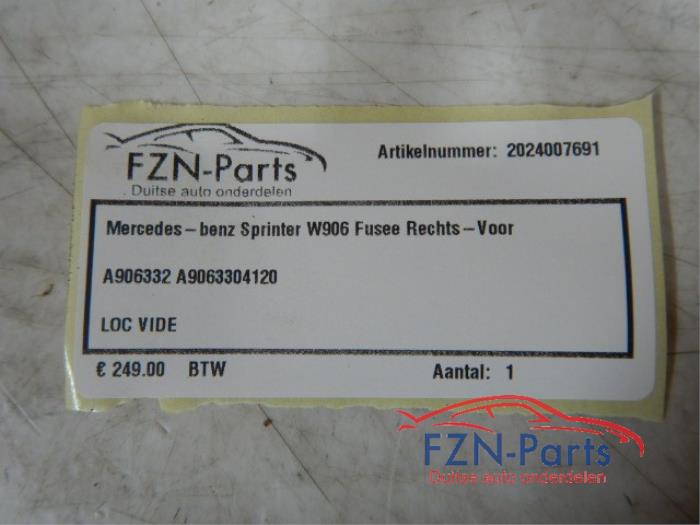Fusee rechts-voor Mercedes Sprinter (22729921)