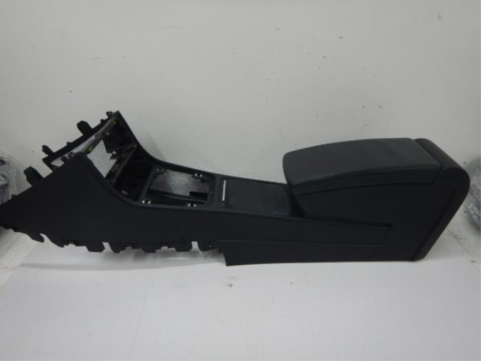 Armleuning Volkswagen Passat (22732730)