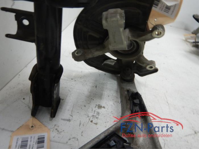 Mercedes-Benz A-Klasse W176 Wielophanging Fusee Links-voor