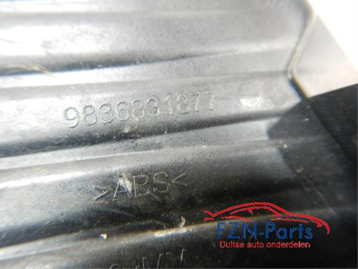Peugeot 3008 5008 P84 Bumper Inleg Afdekplaat