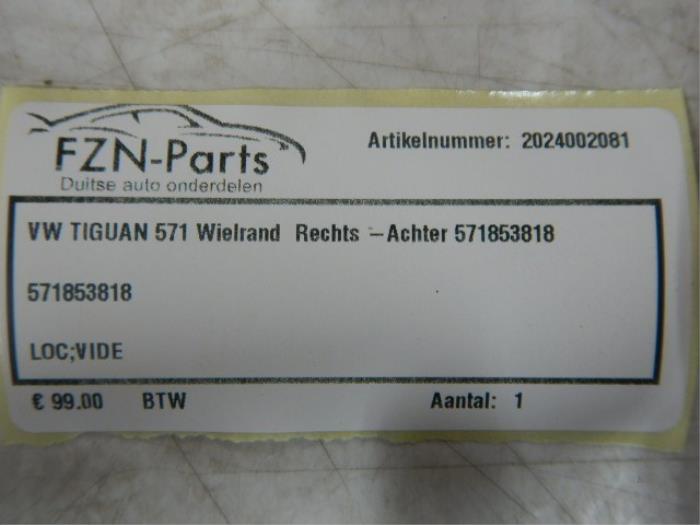 Wielrand achter Volkswagen Tiguan (22743649)