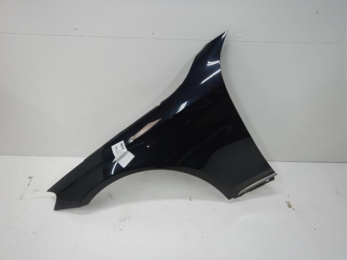 Mercedes Benz S-Klasse W222 Spatscherm Zijscherm Links 9197 Kleur: Obsidianschwarz 9197