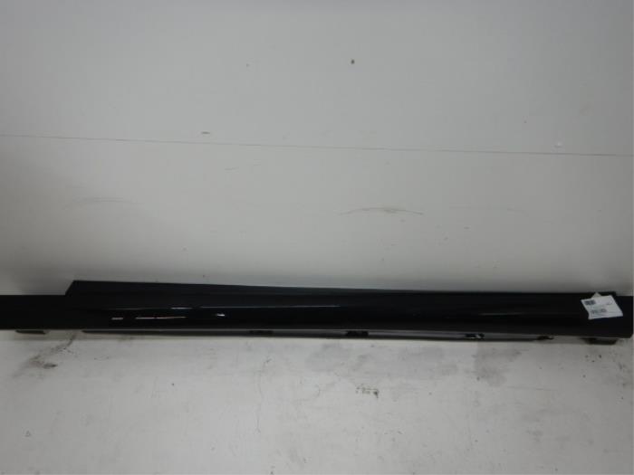 Zijskirt links Mercedes Diversen (22727625)