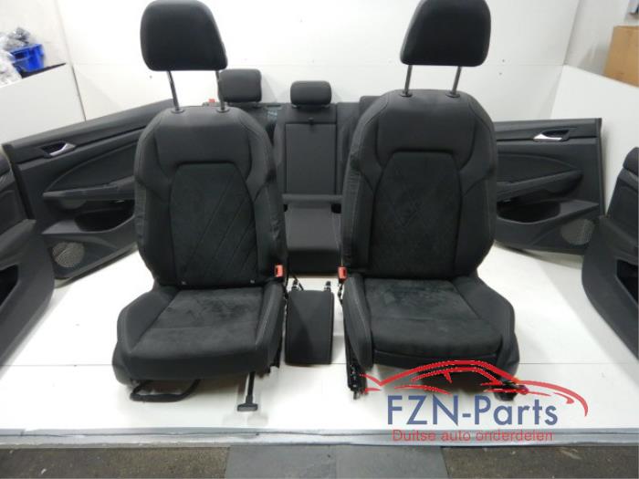 VW Golf 8 Variant Interieur Stof Alcantara Memory Voorstoelen Elektrisch Verstelbaar en VerwarmbaarGeen AirbagsPast ook in Hatchback, alleen deurpanelen achterzijde niet 1.5 eTSI 143268 01-12-2020 07-03-2024
1.5 TSI 141854 01-08-2020 07-03-2024
2.0 TSI 4motion 145038 01-06-2021 07-03-2024
2.0 TDI 141859 01-08-2020 07-03-2024
2.0 TDI 4motion 146243 01-06-2021 07-03-2024
2.0 TSI 145036 01-06-2021 07-03-2024
1.0 eTSI 142894 01-09-2020 07-03-2024
2.0 GTI 141858 01-09-2020 19-11-2023
1.5 TGI 144886 01-09-2020 07-03-2024
2.0 TSI R 4motion