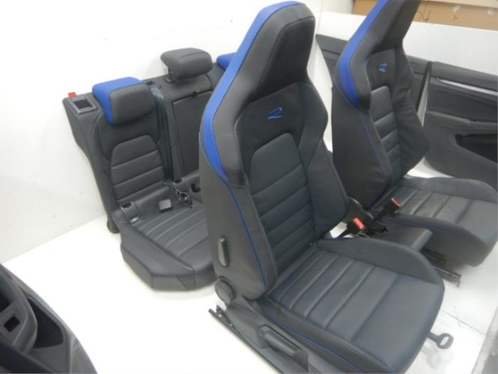 VW Golf 8 R Interieur Leder Stof Verwarmd Koeling Memory Carbon
