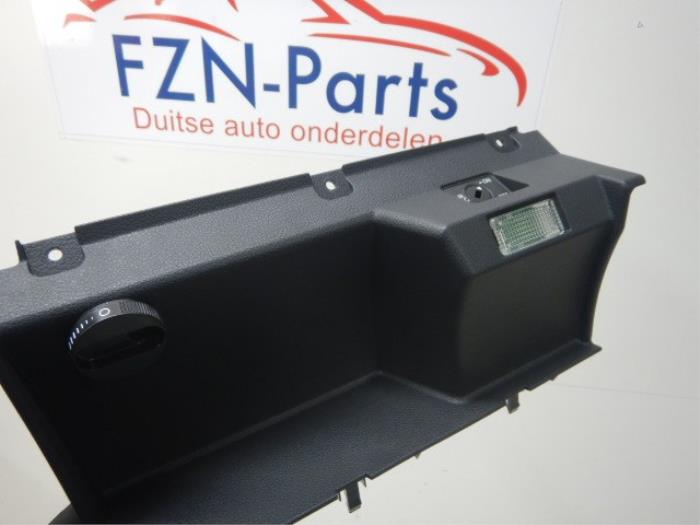 VW Caddy 2K Inleg Dashboard Kastje