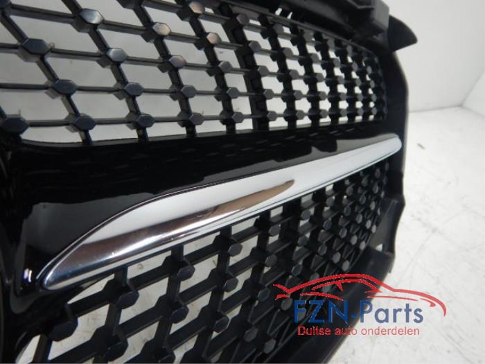 Mercedes-Benz W117 CLA-Klasse Grille