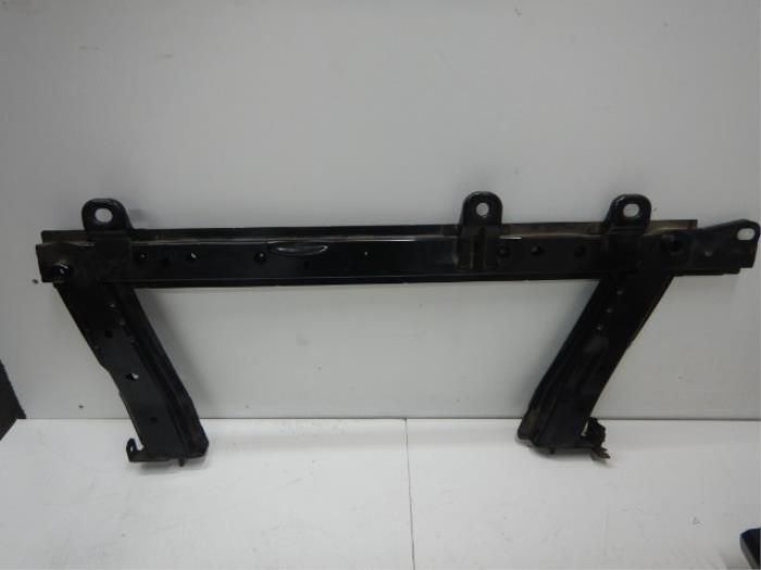 Renault Captur Radiator Drager Onderzijde