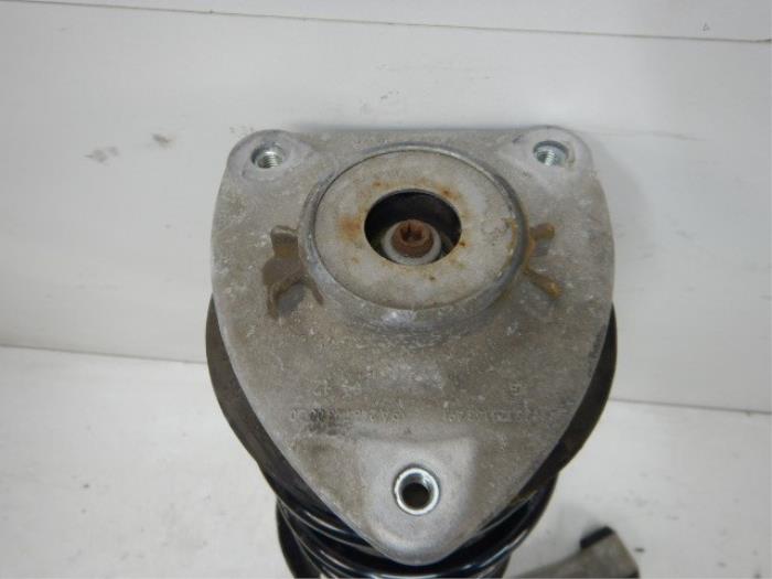 Mercedes-Benz W246 B-klasse Wielophanging Fusee Veerpoot Links