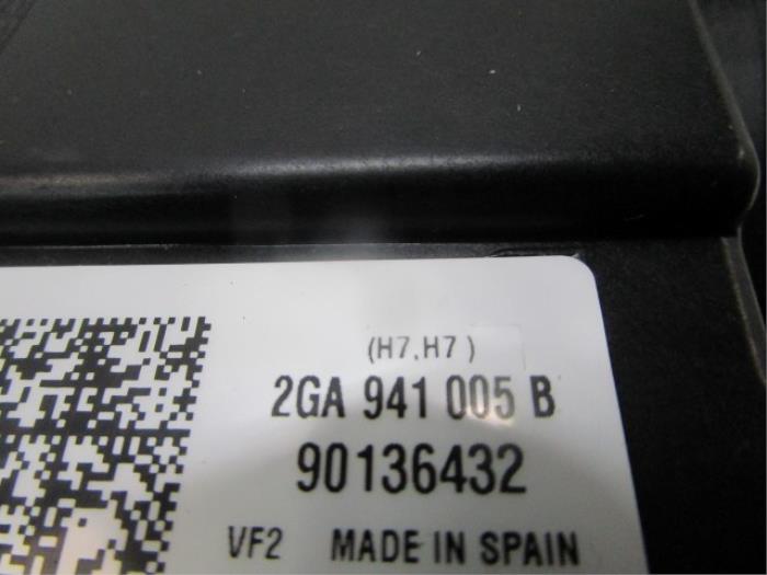VW T-Roc Koplamp H7 Halogeen Links