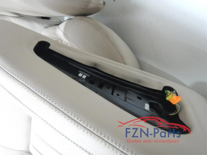 Mercedes Benz CLS W218 Interieur Leder Seidebeige Dashboard Stoelen Elektrisch Verstelbaar En verwarmd, Memory Stoelen Geen Airbags Stoelventilatie