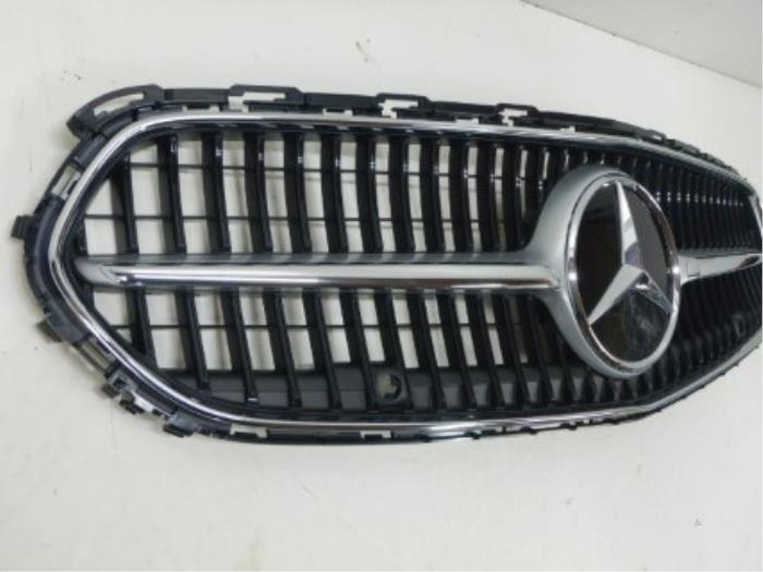 Mercedes C-klasse W206 Grille