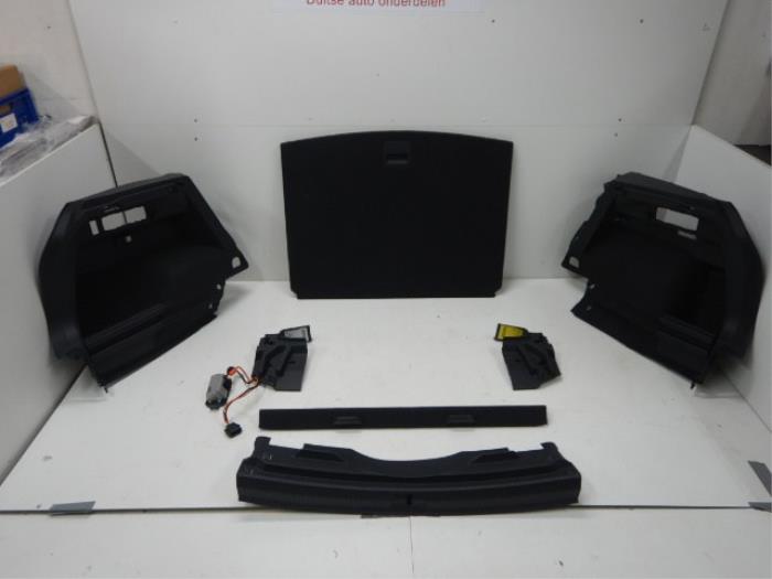 VW Tiguan 5NA Facelift Achterklep Bekleding+Instap+Laadvloer 230V