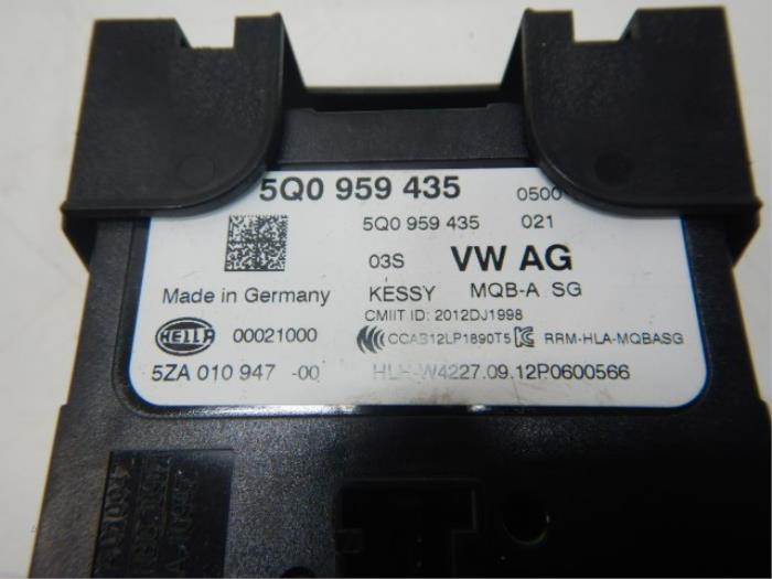 VW Golf 7 Keyless Entry Module Kessy