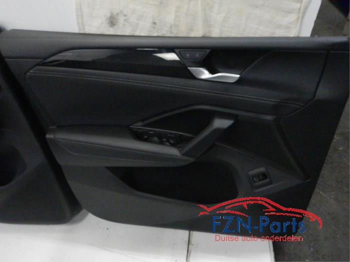 VW Tiguan 571 Life Edition Stof Leer Interieur+ Deurpanelen Voorstoelen Hoogteverstel en VerwarmbaarZonder StoelairbagOude overzettenInterieur, Verwarmbaar, Deurpanelen, Stof leer, Tiguan 571 2.0 TDI 157056