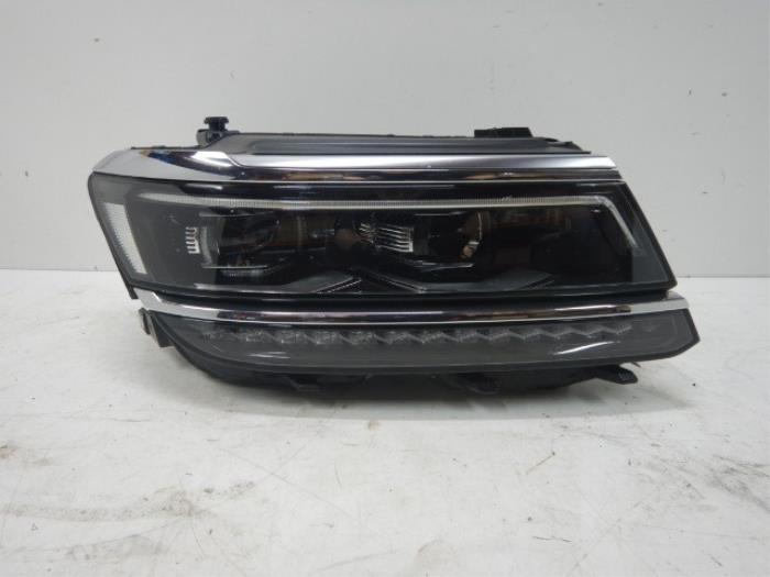 Koplamp rechts Volkswagen Tiguan (22722874)