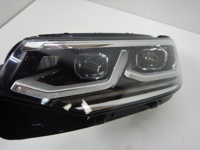 Koplamp links Volkswagen Tiguan (22742455)