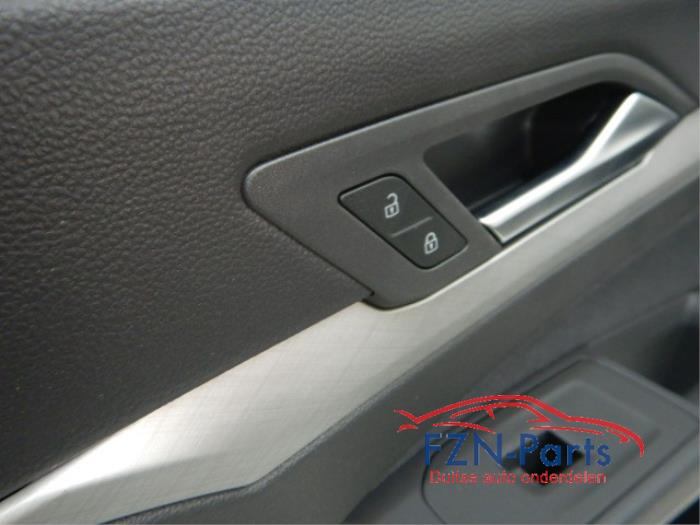 VW Golf 8 Interieur Stof Comfortline met Deurpanelen RHD 2.0 TDI GTD 143527 01-09-2020 07-03-2024
1.0 eTSI