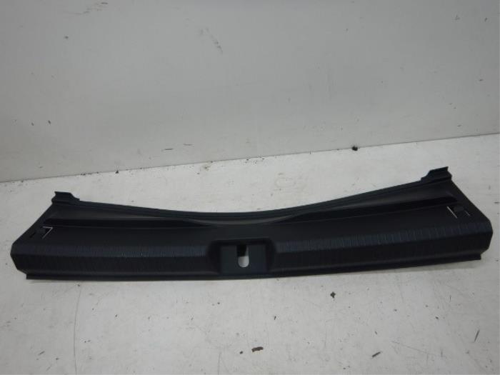 VW Golf 8 Instapbekleding Achterklep