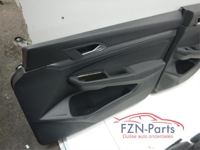 VW Golf 8 5H Interieur Stof Alcantara met Deurpanelen Voorstoelen elektrisch hoogteverstelbaarMassage MIST MODULE Eigen airbags overzetten GEEN STOELVERWARMING5 deurs , Interieur , Stof Alcantara , Stoel Stoelen Achterbank Deurpaneel
