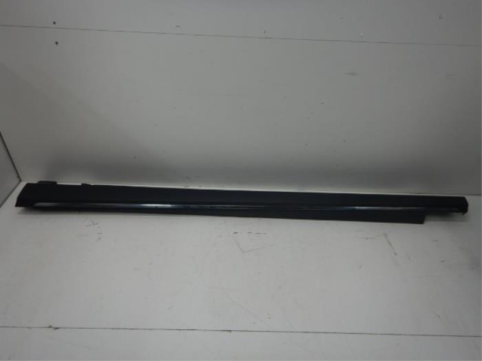 Zijskirt links Mercedes Diversen (22727644)