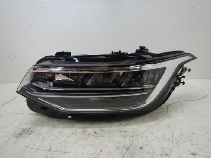 Koplamp links Volkswagen Tiguan (22721855)