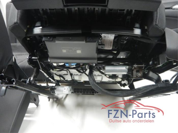 VW Golf 8 Variant Interieur Stof Alcantara Memory Voorstoelen Elektrisch Verstelbaar en VerwarmbaarGeen AirbagsPast ook in Hatchback, alleen deurpanelen achterzijde niet 1.5 eTSI 143268 01-12-2020 07-03-2024
1.5 TSI 141854 01-08-2020 07-03-2024
2.0 TSI 4motion 145038 01-06-2021 07-03-2024
2.0 TDI 141859 01-08-2020 07-03-2024
2.0 TDI 4motion 146243 01-06-2021 07-03-2024
2.0 TSI 145036 01-06-2021 07-03-2024
1.0 eTSI 142894 01-09-2020 07-03-2024
2.0 GTI 141858 01-09-2020 19-11-2023
1.5 TGI 144886 01-09-2020 07-03-2024
2.0 TSI R 4motion