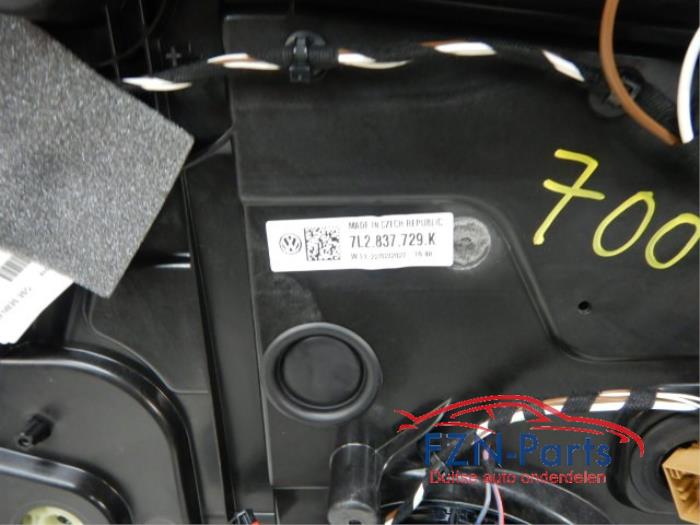 VW Transporter T6.1 Portier Links-voor
