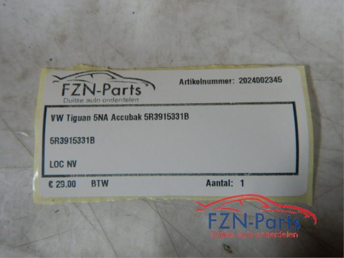 VW Tiguan 5NA Accubak