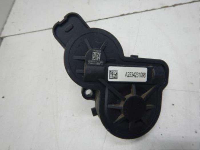 Handrem motor Mercedes GLC-Klasse (22740955)
