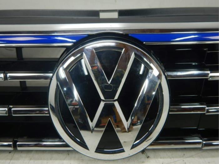 VW Passat B8 GTE Grille