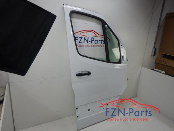 Mercedes-Benz Sprinter W907 Portier Rechts-voor
