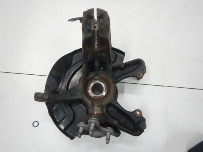 VW Polo 2G Fusee Links-Voor