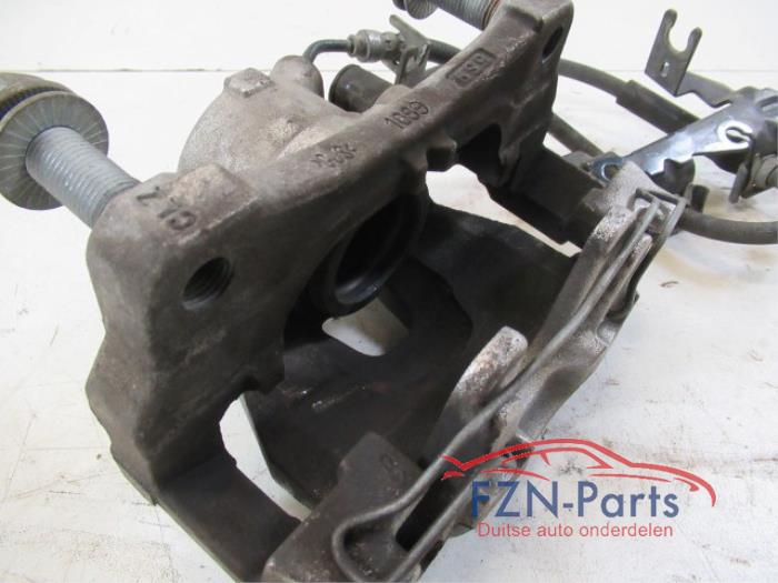 Audi A4 8W Remklauw Links-Voor