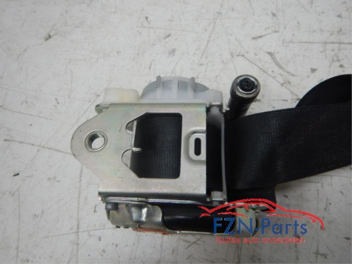 Audi A1 82A Gordel Links-Voor