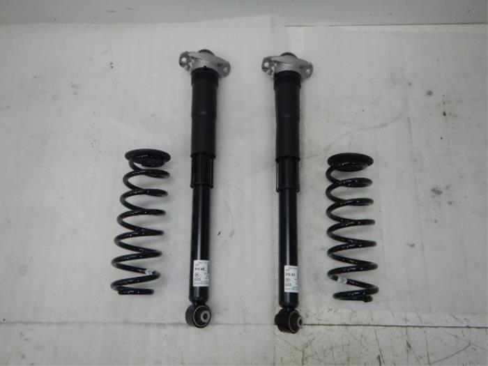 VW Golf 8 GTI Schokdemper Schokbreker Set Achterzijde L+R