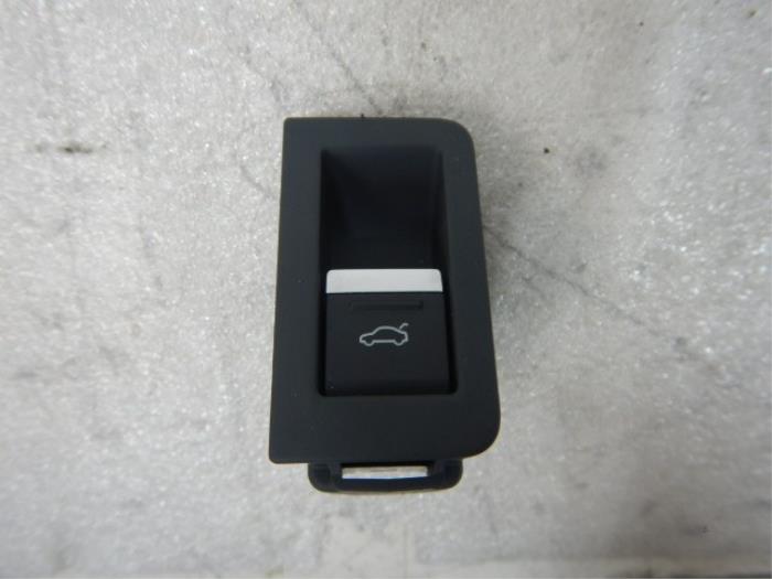 Schakelaar achterklep Audi E-Tron (22740216)